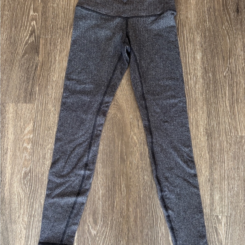 lululemon Women's Black Heather High-Rise Leggings, size 6
